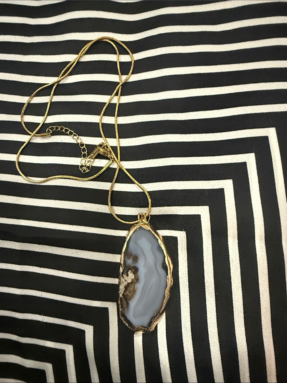Gold Agate Pendant Necklace - Blue Gray Agate